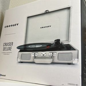 Crowley cruiser deluxe record player